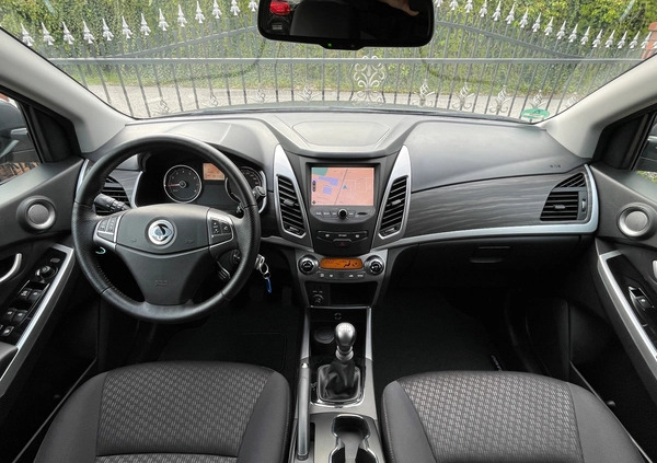 SsangYong Korando cena 53000 przebieg: 30000, rok produkcji 2017 z Czerwionka-Leszczyny małe 326